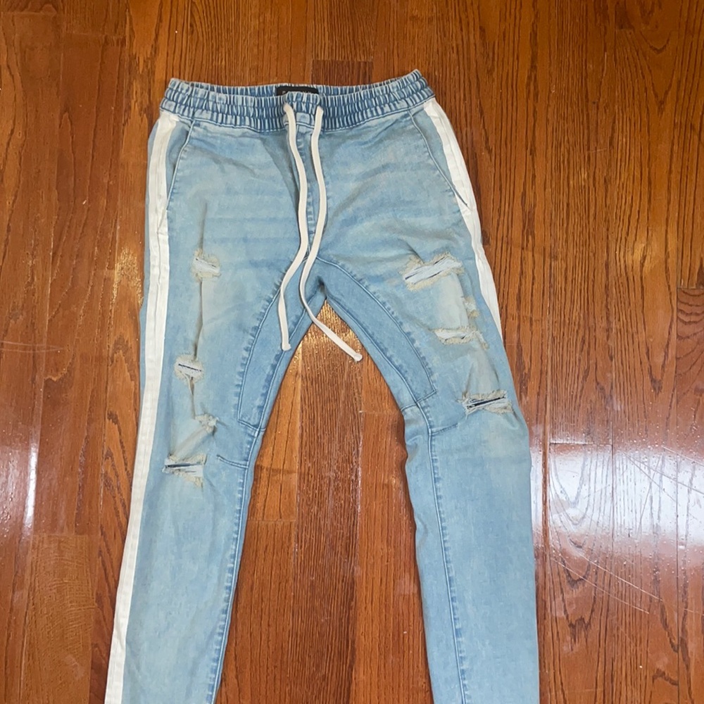 Men PacSun active stretch distressed jeans with zip bottom. White stripes